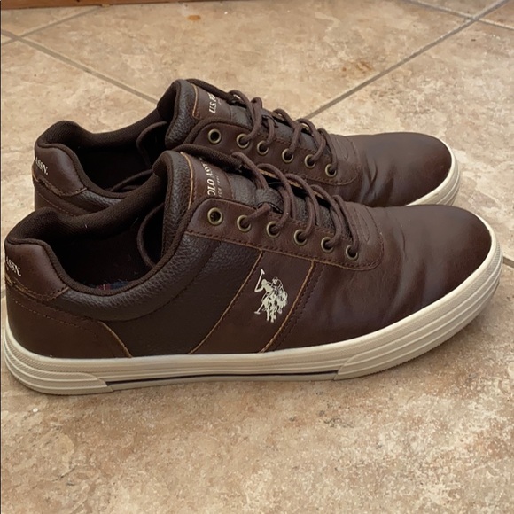 Shoes - Picture 1 of 3